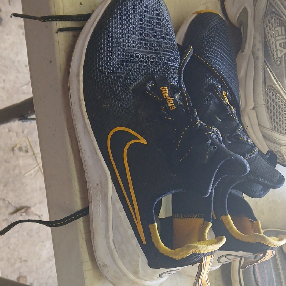 Steelers Nike Black and Yellow Athletic Shoes